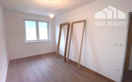 Trojizbový mezonetový byt 70m2, Banka