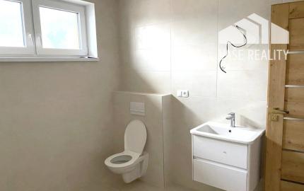 Trojizbový mezonetový byt 70m2, Banka