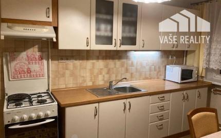 Predáme 3 izbový byt Dubnica n/ Váhom, záhrada, vlastné kúrenie, 70 m2