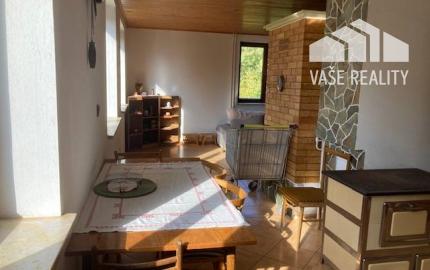 Chalupa CHKO Strážovské vrchy, pozemok 3292 m2, rezervoár pitnej vody