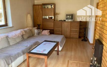 Chalupa CHKO Strážovské vrchy, pozemok 3292 m2, rezervoár pitnej vody