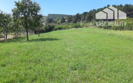 STAVEBNÝ POZEMOK 2250 m2 TRENČIANSKE MITICE