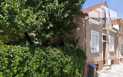 Objavte potenciál bývania v rodinnom dome v centre Piešťan