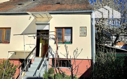 Objavte potenciál bývania v rodinnom dome v centre Piešťan