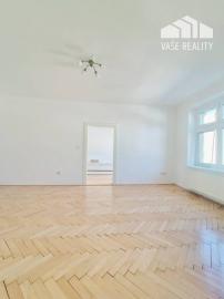 Na prenájom staromestský 3-izbový byt, Tobrucká ul., BA – Staré Mesto