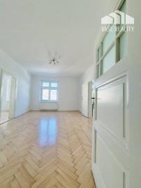 Na prenájom staromestský 3-izbový byt, Tobrucká ul., BA – Staré Mesto