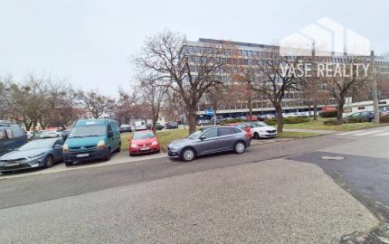 Na predaj garáž, 18 m², Gusevova ul., Bratislava - Mlynské Nivy