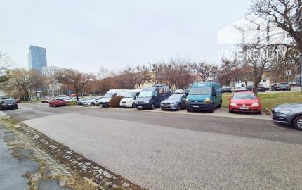 Na predaj garáž, 18 m², Gusevova ul., Bratislava - Mlynské Nivy