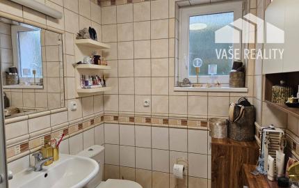 6 izbový rodinný dom v obci Mikušovce  , pozemok 1048 m2