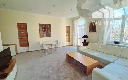 Na prenájom krásny 3-izbový staromestský byt 111 m², Senkiewiczova