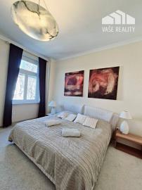 Na prenájom krásny 3-izbový staromestský byt 111 m², Senkiewiczova