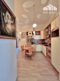 Na prenájom krásny 3-izbový staromestský byt 111 m², Senkiewiczova