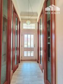 Na prenájom krásny 3-izbový staromestský byt 111 m², Senkiewiczova