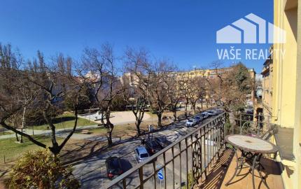 Na prenájom krásny 3-izbový staromestský byt 111 m², Senkiewiczova