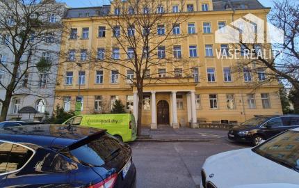 Na prenájom krásny 3-izbový staromestský byt 111 m², Senkiewiczova