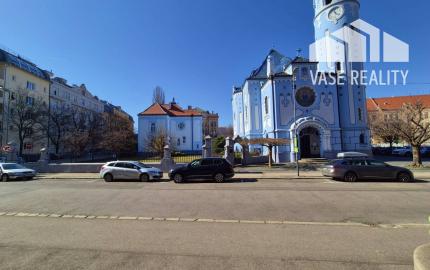 Na prenájom krásny 3-izbový staromestský byt 111 m², Senkiewiczova