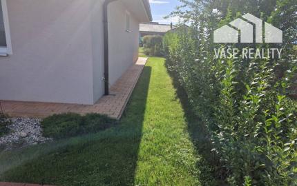 Novostavba - bungalov 100 m2 v obci Košeca, pozemok 800 m2