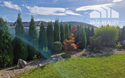 Novostavba - bungalov 100 m2 v obci Košeca, pozemok 800 m2