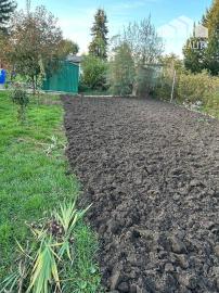 Záhrada s domčekom v lukratívnej oblasti