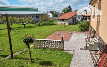 *REZERVOVANÉ*  4-izb rodinný dom s pozemkom 900 m²  - Moravany n/V