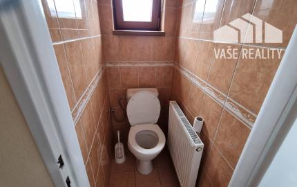 *REZERVOVANÉ*  4-izb rodinný dom s pozemkom 900 m²  - Moravany n/V