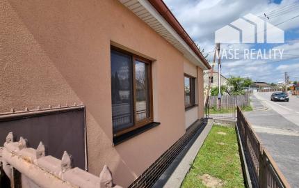 *REZERVOVANÉ*  4-izb rodinný dom s pozemkom 900 m²  - Moravany n/V