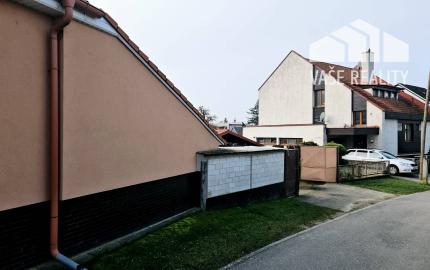 *REZERVOVANÉ*  4-izb rodinný dom s pozemkom 900 m²  - Moravany n/V