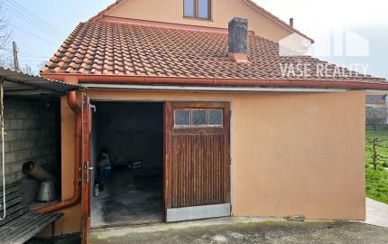 *REZERVOVANÉ*  4-izb rodinný dom s pozemkom 900 m²  - Moravany n/V