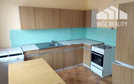 Priestranný rodinný dom s garážou, Vrbové