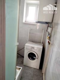 Priestranný rodinný dom s garážou, Vrbové