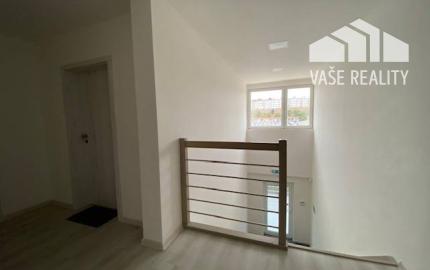 Kancelárske a prevádzkové priestory- Dubnica nad Váhom (52 m2, 104 m2)