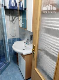 Murovaná chata v rekreačnej oblasti , Moravany nad Váhom - Výtoky