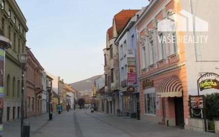 Prenájom obchodné priestory 217m2 s výkladom, Nitra - pešia zóna
