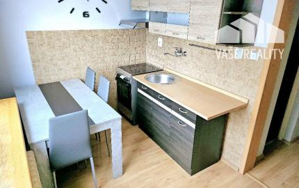 1 izbový byt Bánovce nad Bebravou / CENTRUM  / LOGGIA / EXKLUZÍVNE IBA
