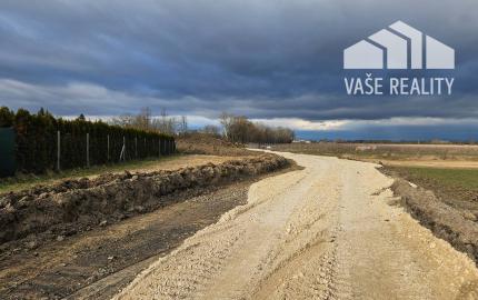 *REZERVOVANÉ* STAVEBNÝ POZEMOK 615 M² BOROVCE *VIDEO*