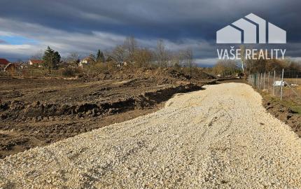 *REZERVOVANÉ* STAVEBNÝ POZEMOK 615 M² BOROVCE *VIDEO*