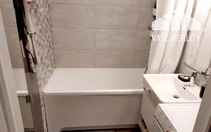 Prenajom izby s príslušenstvom a loggiou v trojizbovom byte, Piešťany