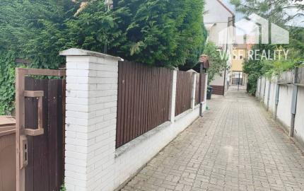 Priestranný, podpivničený rodinný dom v centre - Piešťany