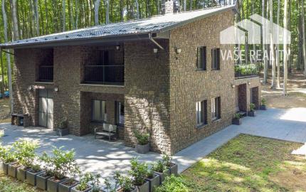 3-podlažná, 8-izbová rodinná vila, Modra Piesok nad Zochovou chatou
