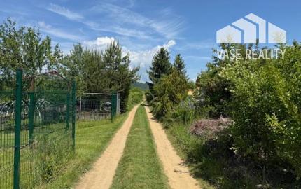 Záhrada 407 m2 s podpivničenou základovou doskou, Soblahov