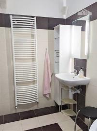 Na prenájom 2-izbový byt s terasou, 75 m², Kvetná ulica, Rovinka