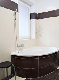 Na prenájom 2-izbový byt s terasou, 75 m², Kvetná ulica, Rovinka