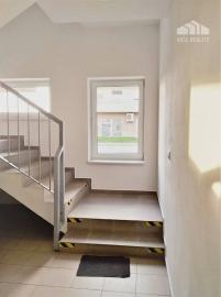 Na prenájom 2-izbový byt s terasou, 75 m², Kvetná ulica, Rovinka