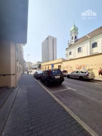 Na prenájom 1-izbový byt s balkónom, 27 m², Hollého, voľný od 15.6. 