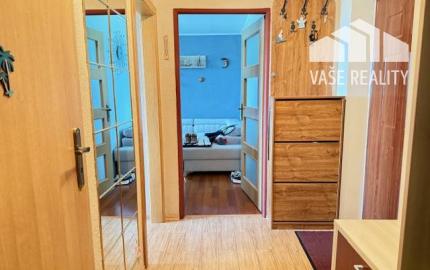 Pekný 2 izbový byt v Beckove - 2x lodžia, zariadený