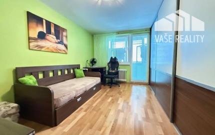 Pekný 2 izbový byt v Beckove - 2x lodžia, zariadený