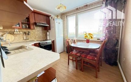 Pekný 2 izbový byt v Beckove - 2x lodžia, zariadený