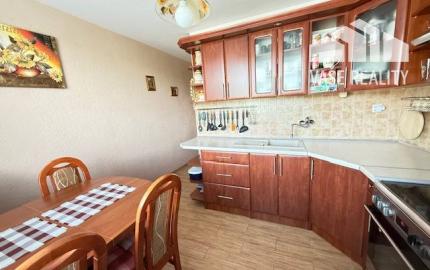 Pekný 2 izbový byt v Beckove - 2x lodžia, zariadený