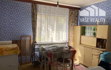 Rodinný Dom Košecké Podhradie, pozemok 1980 m2 , garáž a stodola