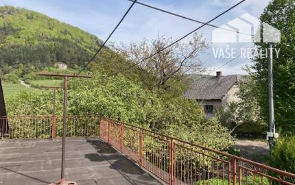 Rodinný Dom Košecké Podhradie, pozemok 1980 m2 , garáž a stodola